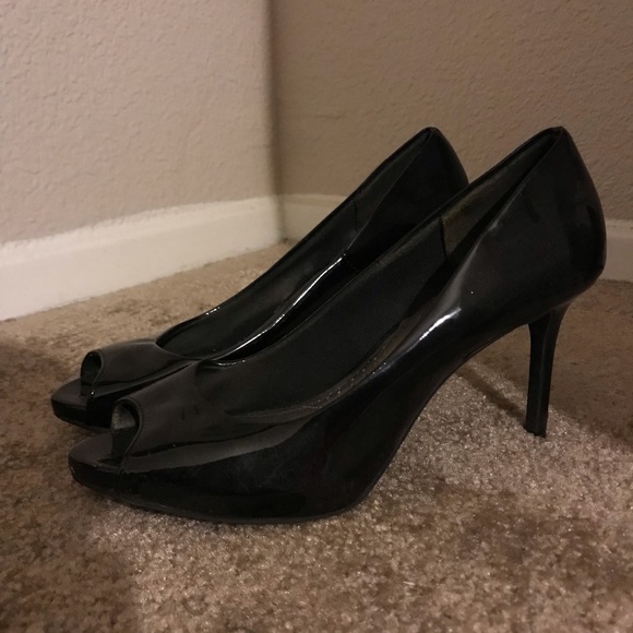Shoes - Picture 2 of 2